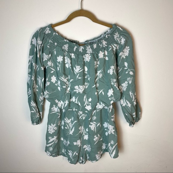 Aakaa Off The Shoulder Floral Print Shorts Romper Size S - Picture 1 of 7